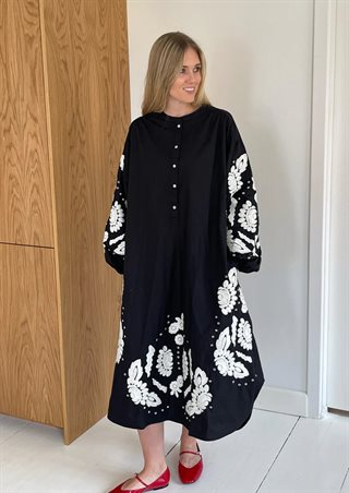Sissel Edelbo - Rikke Kjole - Black w. White Swan - Onesize